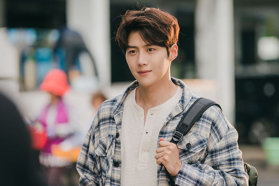 คิมซอนโฮ พระเอกเกาหลีผู้ขโมยหัวใจคนทั้งโลก จากบทบาทสร้างชื่อสู่ซูเปอร์สตาร์แห่งยุค